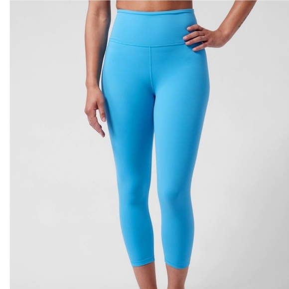 Athleta Pants - Athleta Ultra High Rise Elation Capri Tights Size: XL